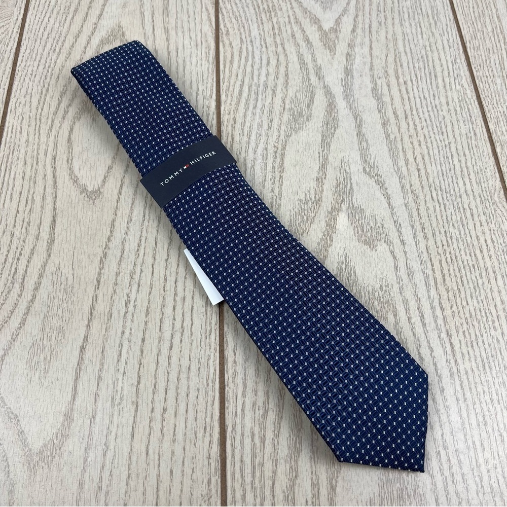 546 - Tommy Hilfiger Tie Blue Pattern 400 TL21100062 Silk Blend $69.50